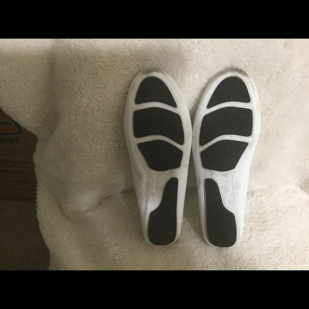 Tahari Flats